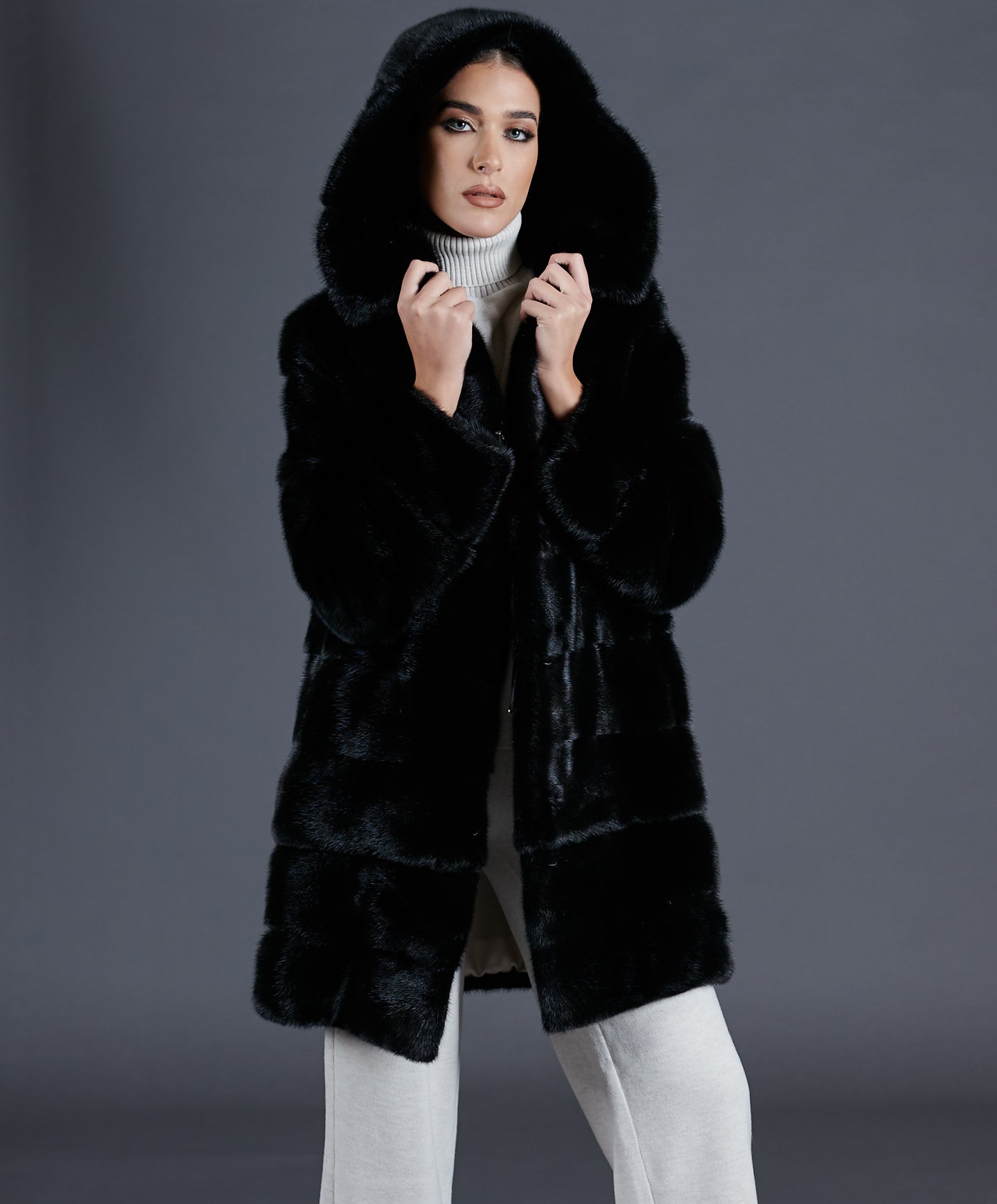 cappotto-donna-con-pelliccia-490mop-1.jpg